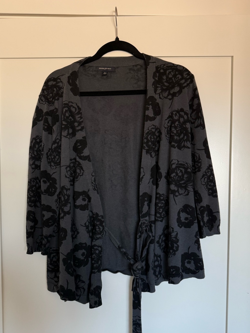 Banana Republic Gray and Black Floral Open Cardigan with Tie